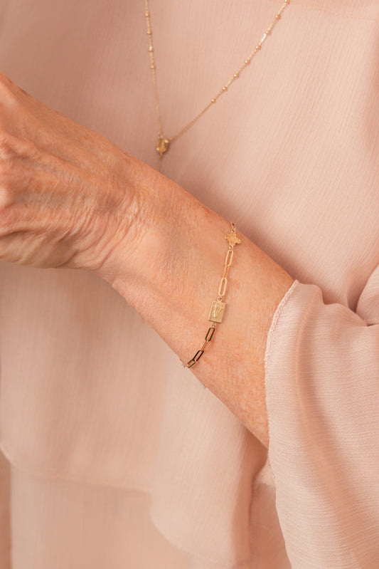 Brazalete en oro 14kt con Escapulario