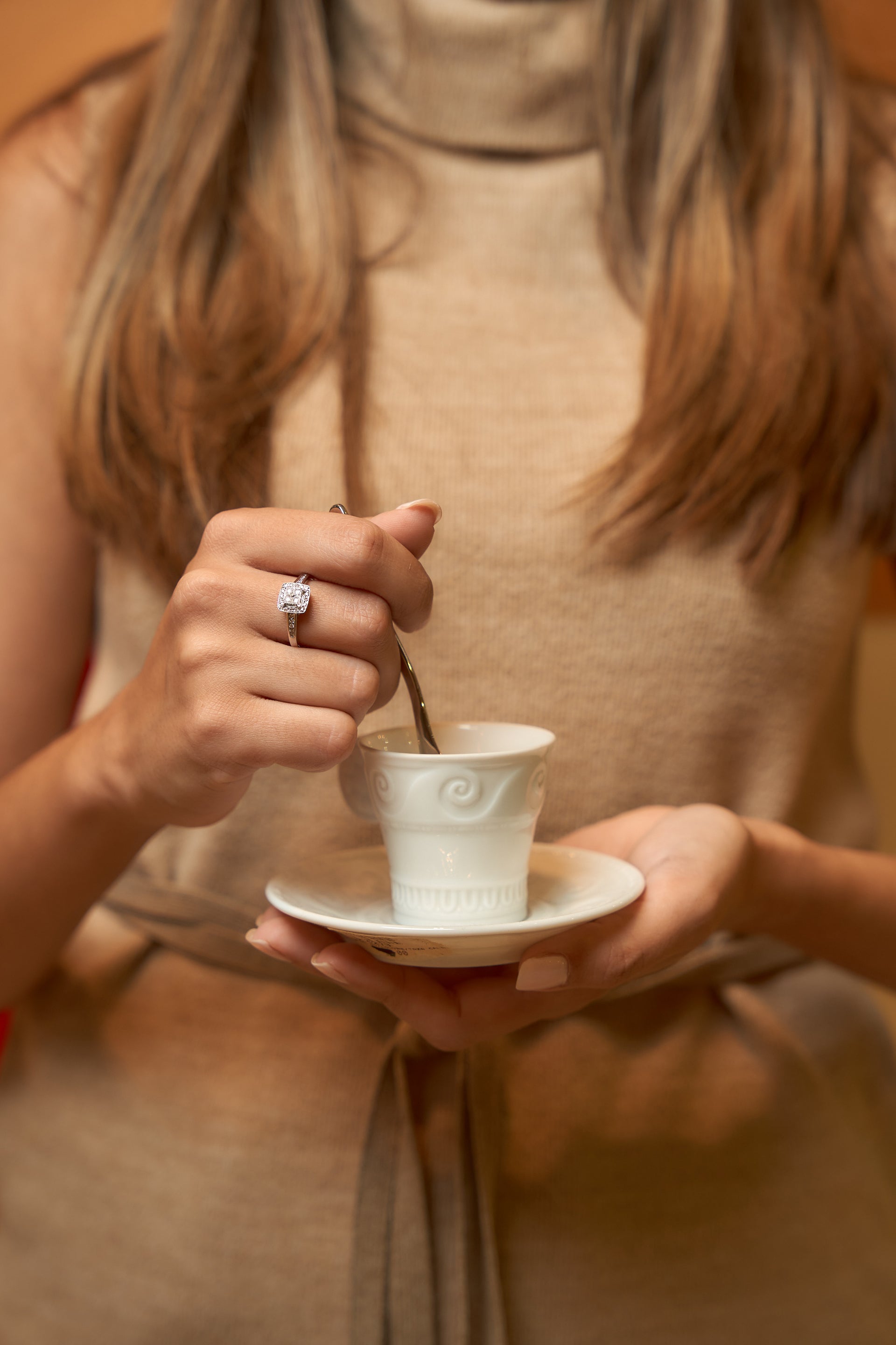 Anillo Solitario en oro 14k y Diamantes